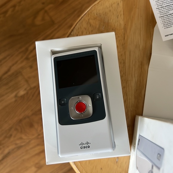 Boss Flip video camera - Picture 3 of 8